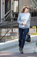 JULIA ROBERTS Out and About in Malibu 07/21/2016