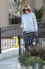 JULIA ROBERTS Out and About in Malibu 07/21/2016