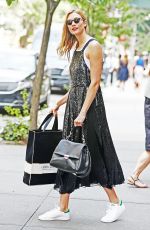 KARLIE KLOSS Out Shopping in New York 07/13/2016