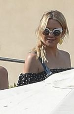 KATE HUDSON on the Balcony of Her Hotel in Rome 07/07/2016