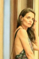 KATIE HOLMES Arrives at Her Home in New York 07/12/2016