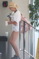 KELLY ROHRBACH Throwing Out Some Trash at a Valet in Santa Monica 07/21/2016