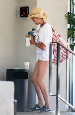 KELLY ROHRBACH Throwing Out Some Trash at a Valet in Santa Monica 07/21/2016