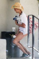 KELLY ROHRBACH Throwing Out Some Trash at a Valet in Santa Monica 07/21/2016