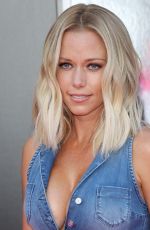 KENDRA WILKINSON at ‘Bad Moms’ Premiere in Los Angeles 07/26/2016