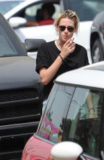 KRISTEN STEWART Preparing for a Road Trip in Los Angeles 07/30/2016