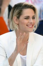 KRISTENNSTEWART onnthenSet of Good Morning America 07/11/2016