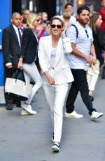 KRISTENNSTEWART onnthenSet of Good Morning America 07/11/2016