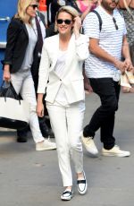 KRISTENNSTEWART onnthenSet of Good Morning America 07/11/2016