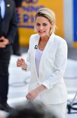 KRISTENNSTEWART onnthenSet of Good Morning America 07/11/2016