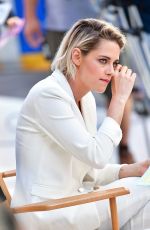 KRISTENNSTEWART onnthenSet of Good Morning America 07/11/2016