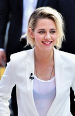KRISTENNSTEWART onnthenSet of Good Morning America 07/11/2016