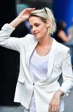 KRISTENNSTEWART onnthenSet of Good Morning America 07/11/2016