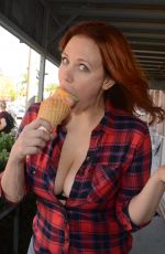 MAITLAND WARD Eating Ice Cream in Los Angeles 07/13/2016