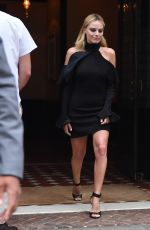 MARGOT ROBBIE Heading to Tonight Show Starring Jimmy Fallon in New York 07/28/2016