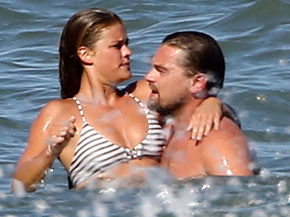 NINA AGDAL And Leonardo DiCaprio At A Beach In Malibu 07 17 2016 NINA AGDAL And Leonardo DiCaprio At A Beach In Malibu 07 17 2016