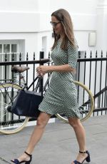 PIPPA MIDDLETON Leaves Her Home in London 07/21/2016