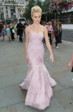 PIXIE LOTT at Breakfast at Tiffany