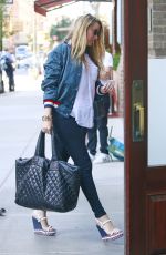 Pregnent BLAKE LIVELY Out and About in New York 07/11/2016