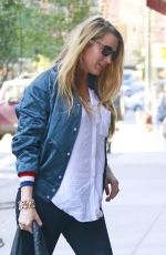 Pregnent BLAKE LIVELY Out and About in New York 07/11/2016