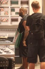 RIHANNA Shopping at Gucci