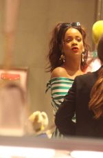RIHANNA Shopping at Gucci