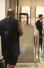 RIHANNA Shopping at Gucci