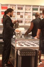 RIHANNA Shopping at Gucci
