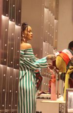 RIHANNA Shopping at Gucci