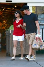 SELMA BLAIR Shoppong Groceries in Beverly Hills 07/16/2016
