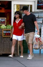 SELMA BLAIR Shoppong Groceries in Beverly Hills 07/16/2016