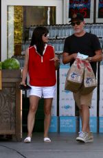 SELMA BLAIR Shoppong Groceries in Beverly Hills 07/16/2016