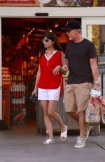 SELMA BLAIR Shoppong Groceries in Beverly Hills 07/16/2016