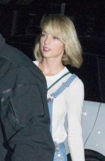 TAYLOR SWIFT Shopping at Kookai in Gold Coast, Australia 07/14/2016