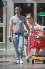AMY ADAMS Shopping at Target in Los Angeles 08/12/2016