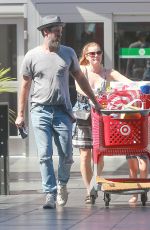 AMY ADAMS Shopping at Target in Los Angeles 08/12/2016