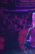 ARIANA GRANDE and NICKI MINAJ Performs at 2016 MTV VMA in New York 08/28/2016