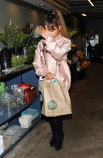 ARIANA GRANDE Shopping at Whole Foods in Beverly Hills 08/02/2016