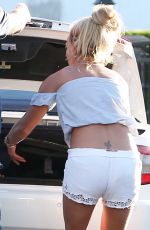 BRITNEY SPEARS Out and About in Los Angeles 08/13/2016