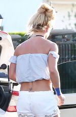 BRITNEY SPEARS Out and About in Los Angeles 08/13/2016