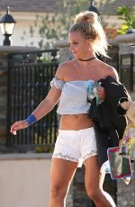 BRITNEY SPEARS Out and About in Los Angeles 08/13/2016