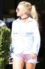 BRITNEY SPEARS Out and About in West Hills 07/31/2016