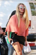 BRITNEY SPEARS Out for Lunch in Westlake 08/01/2016