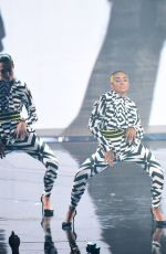 BRITNEY SPEARS Performs at 2016 MTV VMA in New York 08/28/2016