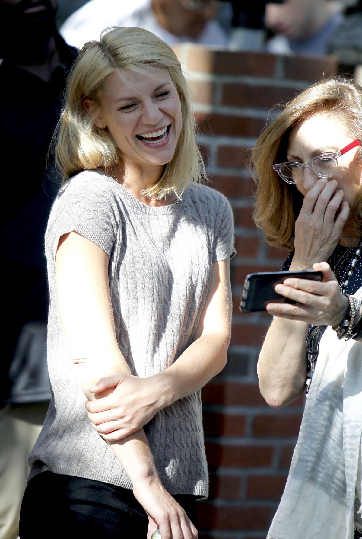 CLAIRE DANES on the Set of CLAIRE DANES on the Set of
