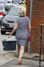 DEBBIE MCGEE Leaves a Veterinary Clinic in London 07/21/2016