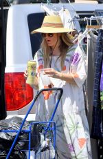 DREW BARRYMORE Shopping at a Flea Market in Los Angeles 08/14/2016