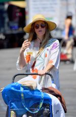 DREW BARRYMORE Shopping at a Flea Market in Los Angeles 08/14/2016