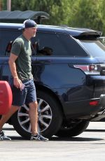 ELLE FNNING Out Shopping in Los Angeles 08/24/2016