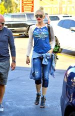 GWEN STEFANI Out and About in Beverly Hills 08/28/2016
